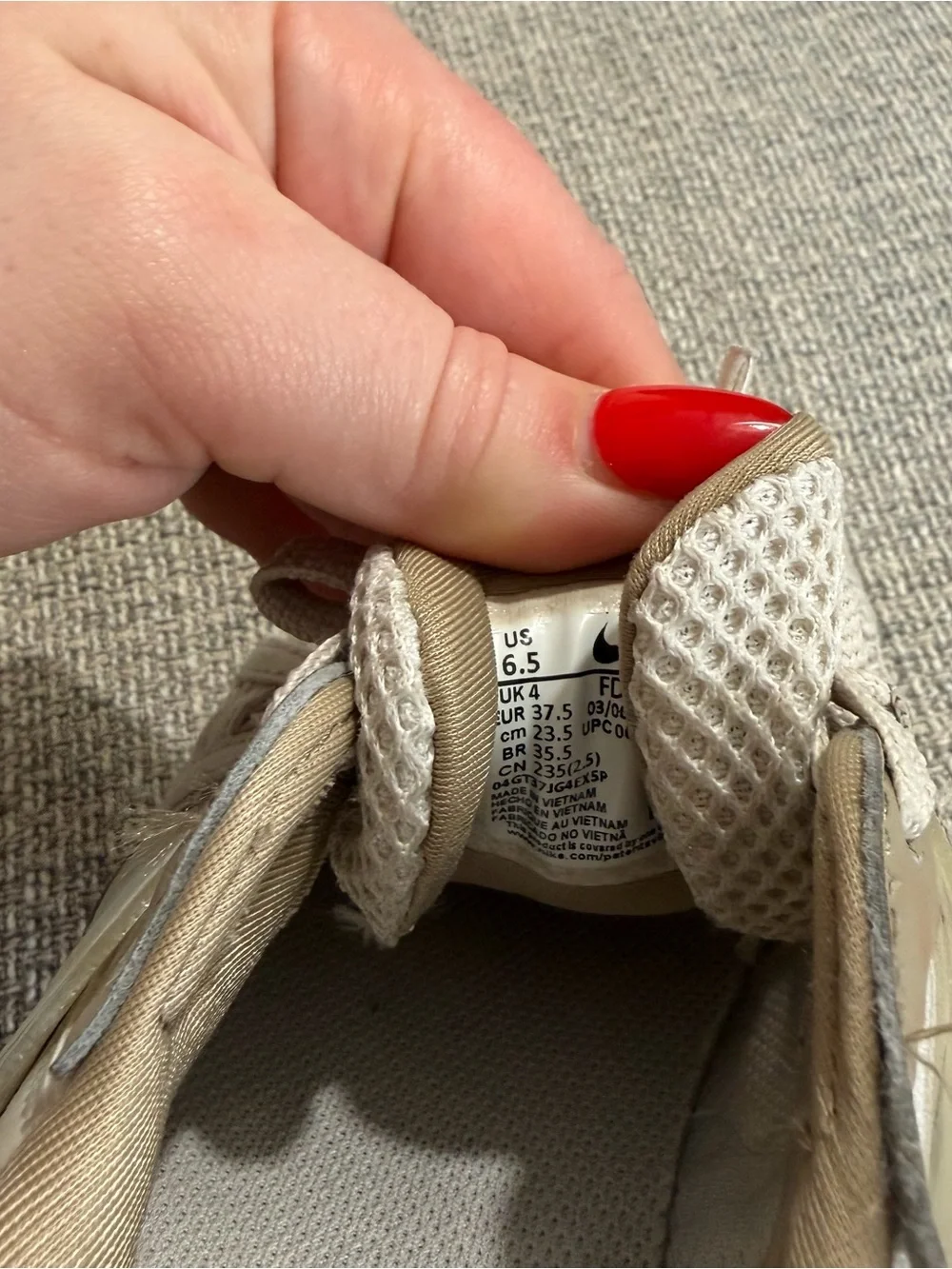 Nike VK2 Sneakers in Cream and Brown